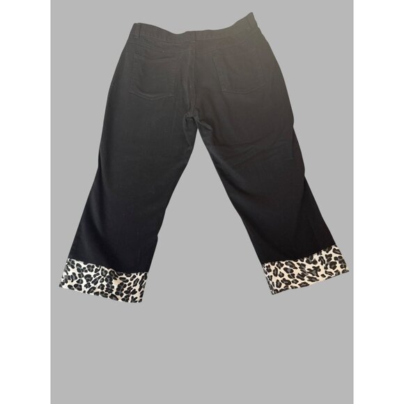 No Boundaries womens size 15  Juniors Black Capri Pants With Leopard Print Cuff - Picture 5 of 16